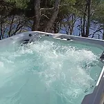 By The Sea With Private Heated Hydromassage Pool Žirje