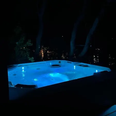 アパート By The Sea With Private Heated Hydromassage Pool Žirje