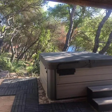 By The Sea With Private Heated Hydromassage Pool Apartment Zirje