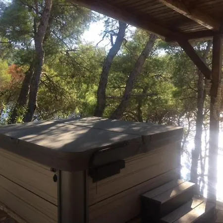 By The Sea With Private Heated Hydromassage Pool Žirje