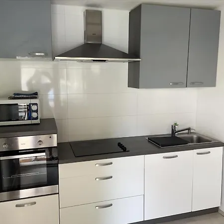 By The Sea With Private Heated Hydromassage Pool Appartamento