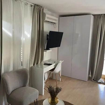 By The Sea With Private Heated Hydromassage Pool * Zirje