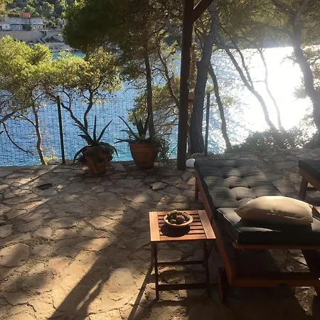 Apartment By The Sea With Private Heated Hydromassage Pool Zirje