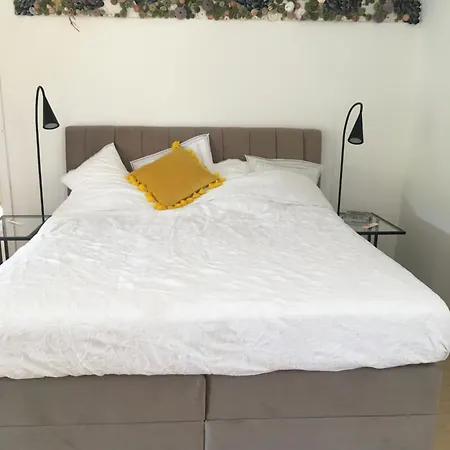 By The Sea With Private Heated Hydromassage Pool Apartment Zirje