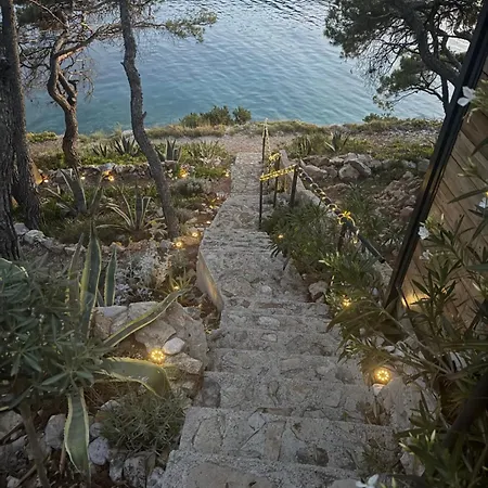 By The Sea With Private Heated Hydromassage Pool Zirje
