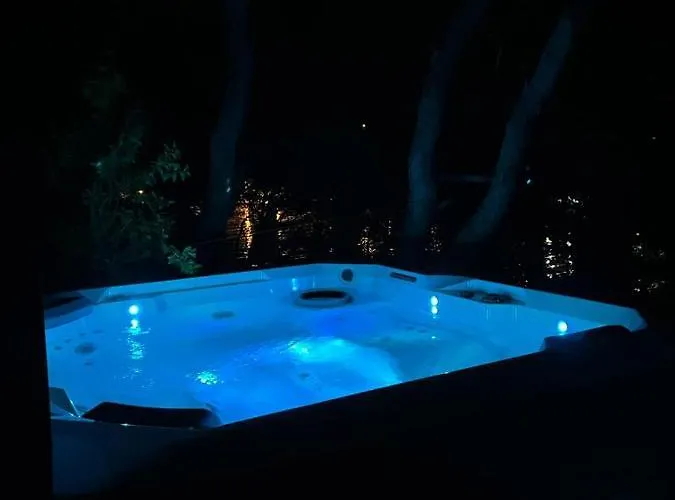 Appartement By The Sea With Private Heated Hydromassage Pool Žirje