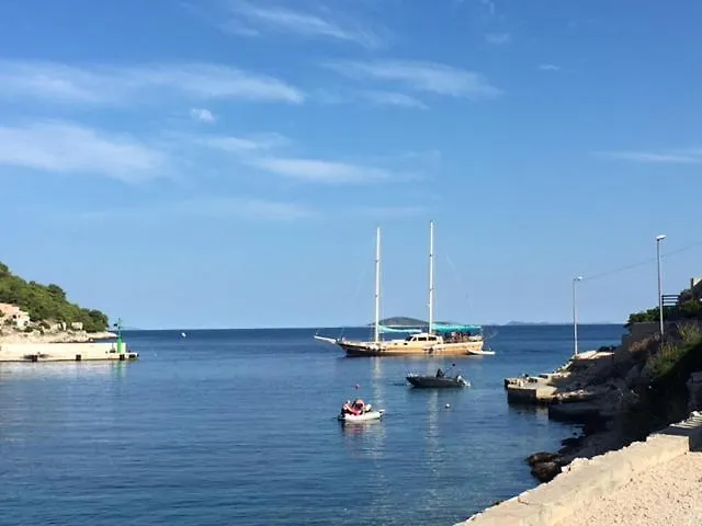 Appartement By The Sea With Private Heated Hydromassage Pool Žirje