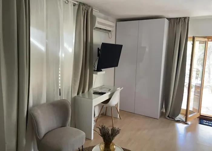 By The Sea With Private Heated Hydromassage Pool * Žirje