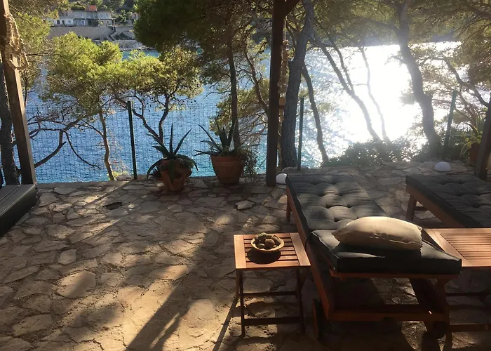 Appartement By The Sea With Private Heated Hydromassage Pool Žirje